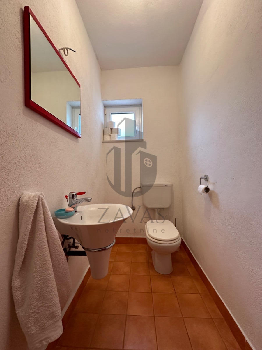 Kuća: Otok Čiovo, 240m2+ 608m2 okućnice (19)