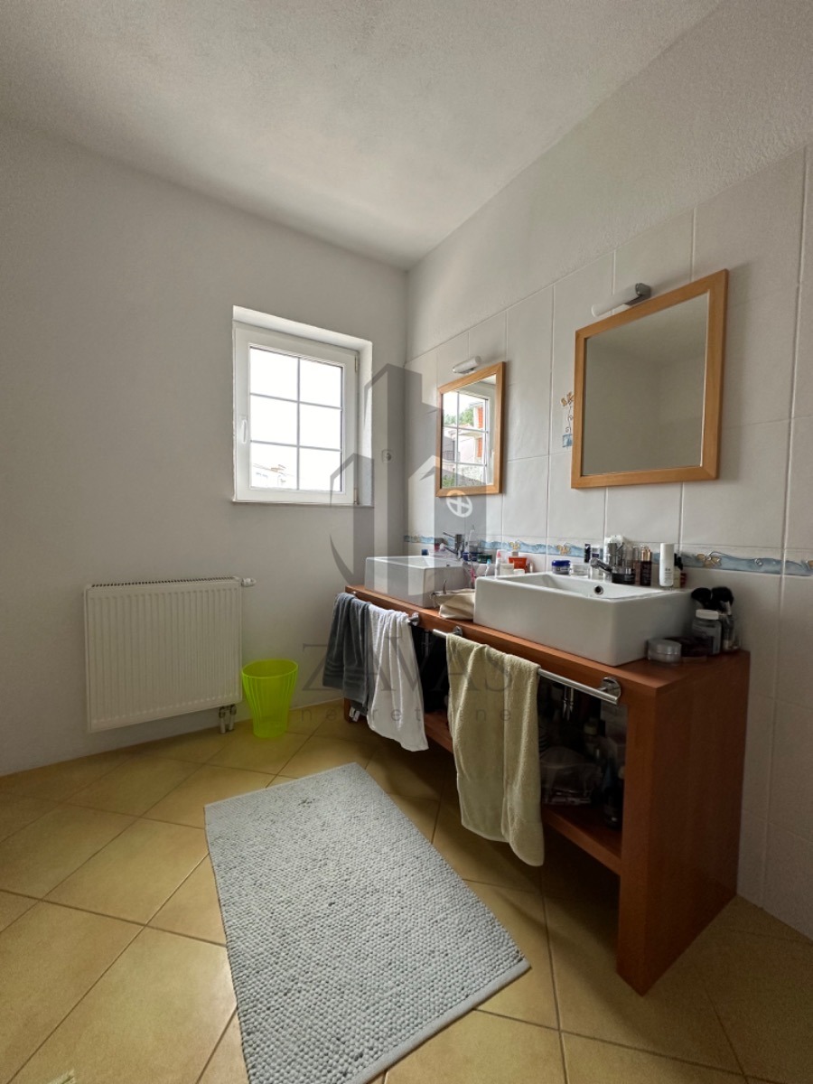 Kuća: Otok Čiovo, 240m2+ 608m2 okućnice (8)