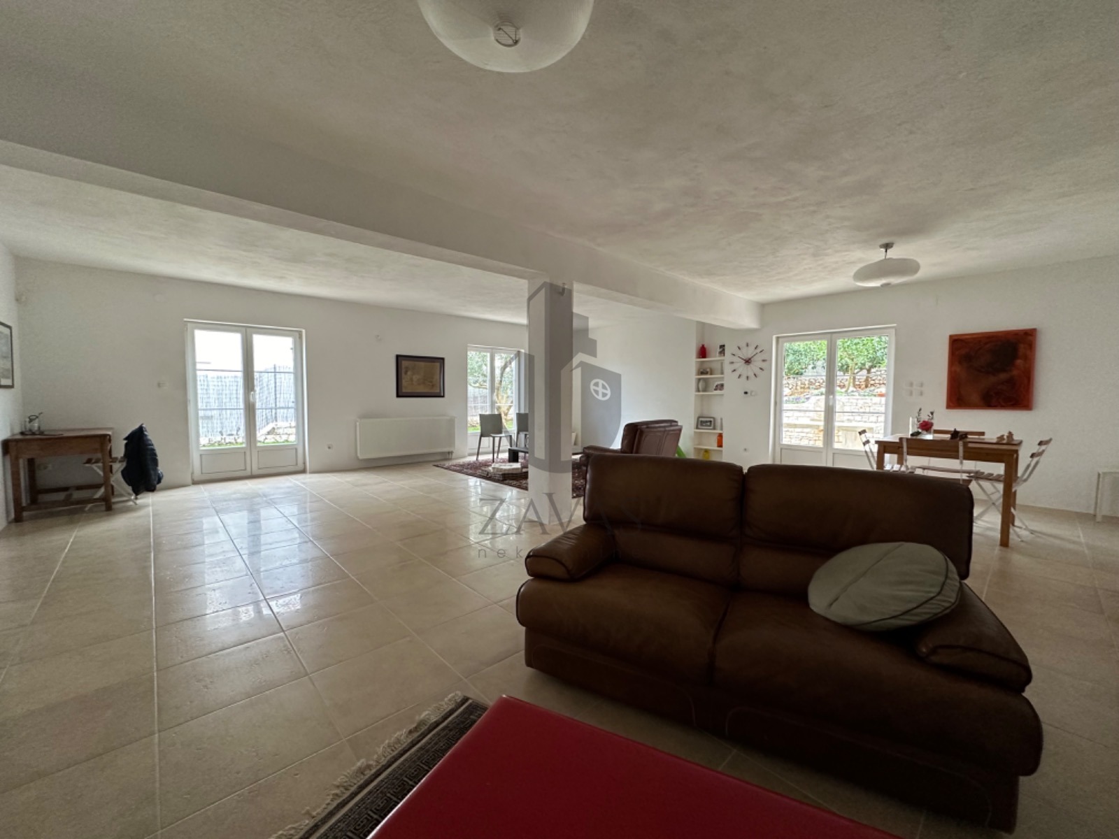 Kuća: Otok Čiovo, 240m2+ 608m2 okućnice (3)