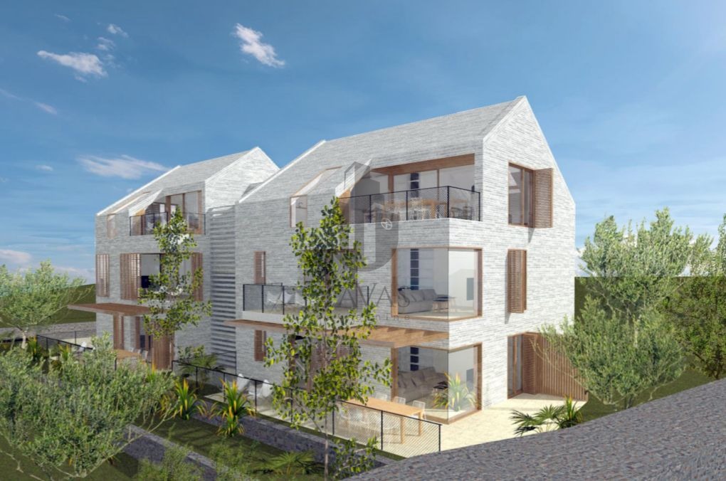 Građevinsko zemljište: Supetar - 928 m2 (idejni projekt)