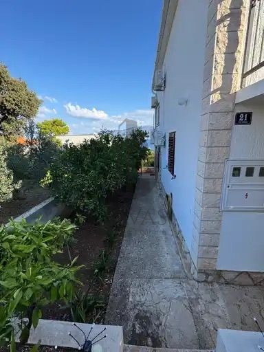 Kuća, Postira - 434 m2 (tri apartmana) (21)
